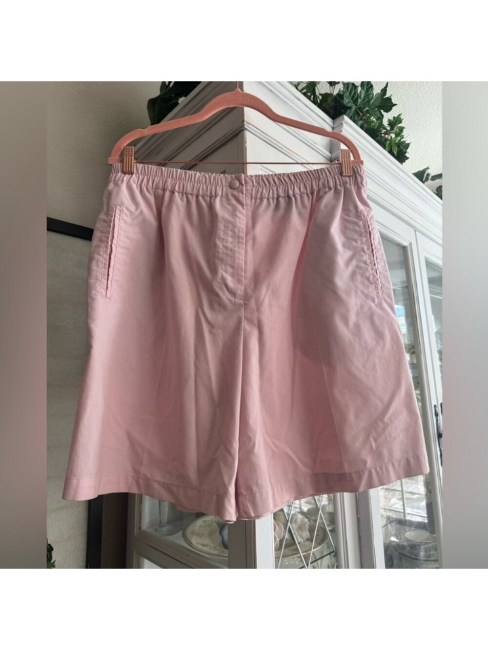 Women’s Pink Shorts Size 14 - Picture 2 of 3